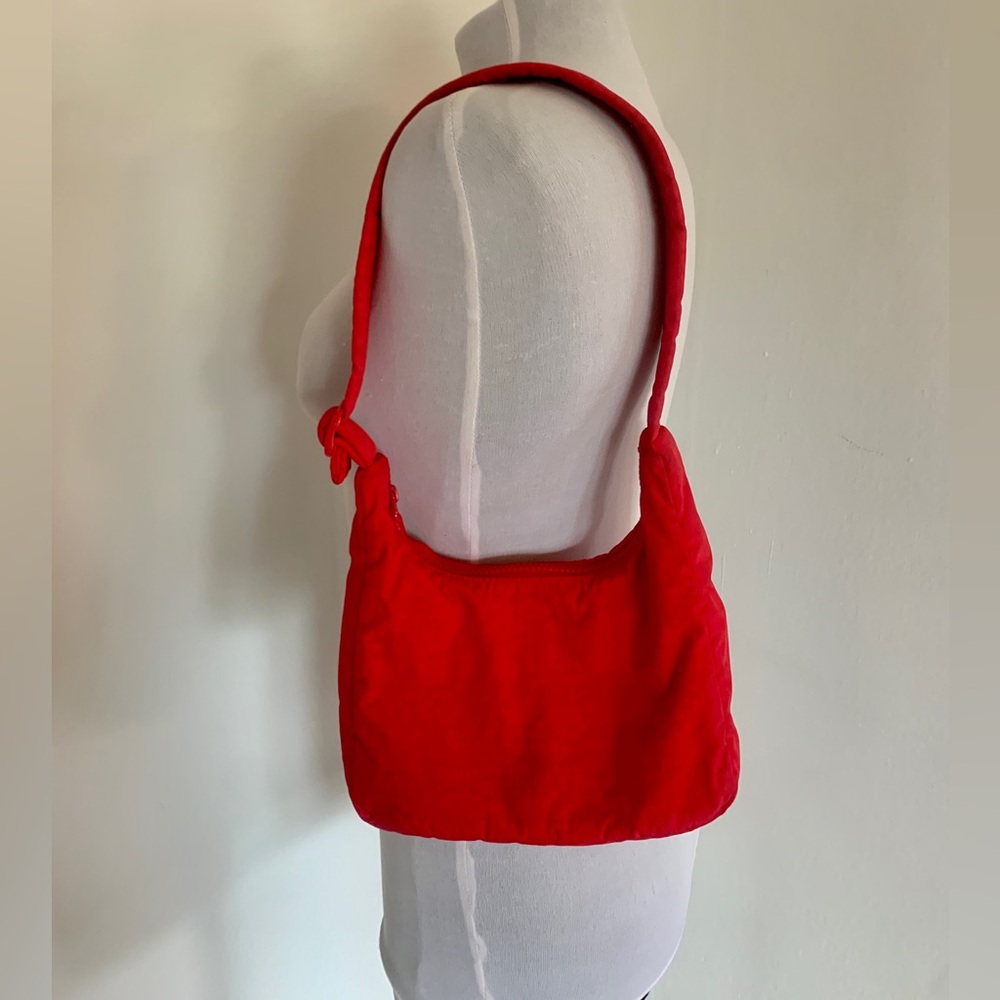 Baggu Mini Nylon Shoulder Bag Candy Apple Red Slouchy Hobo Travel Buckle - Picture 5 of 16
